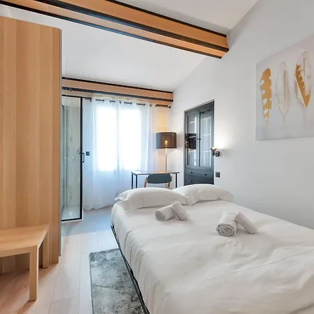 Le Napoleon Chic Et Moderne, L'endroit Parfait Au Coeur De La Banane Apartment *